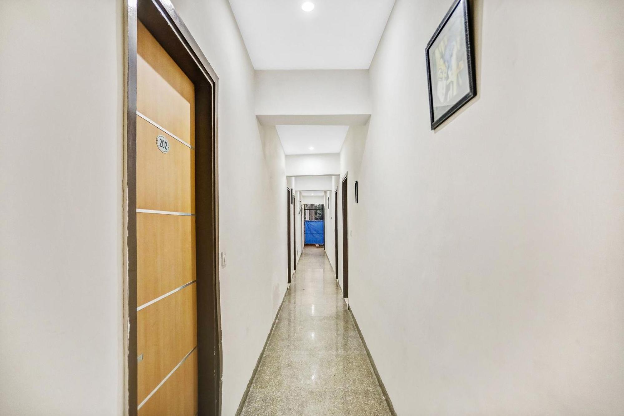 Townhouse 22956 Hotel Grand Residency Delhi  Exterior foto