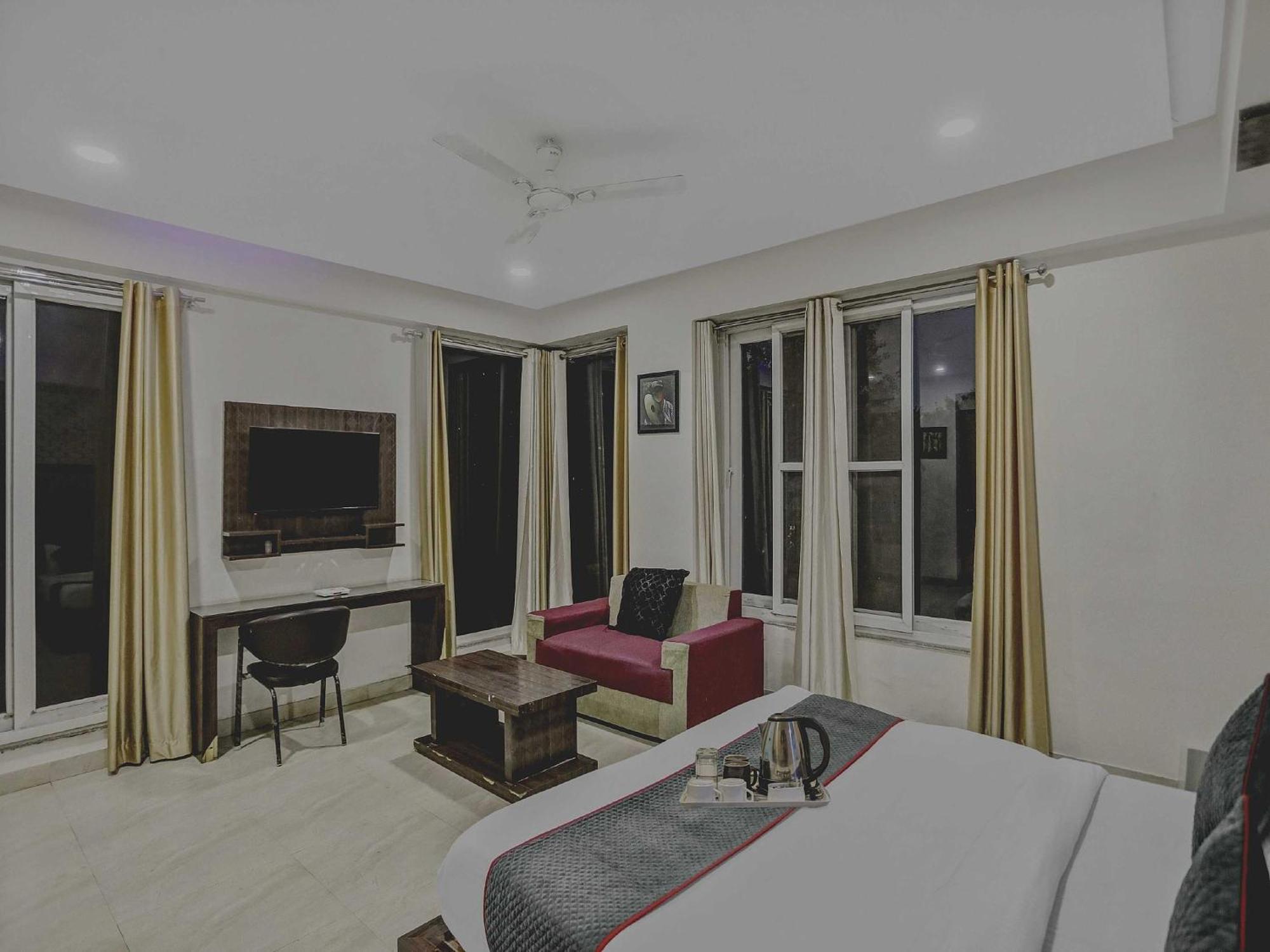 Townhouse 22956 Hotel Grand Residency Delhi  Exterior foto